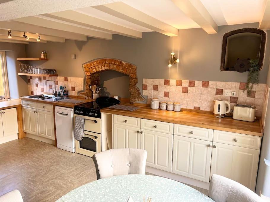 Countryside Converted Barn With Hot Tub Newton Abbot Bagian luar foto